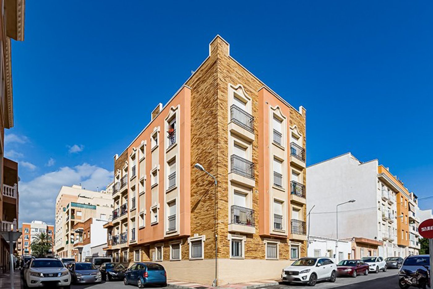 Piso en venta en C/ Sevilla, Roquetas de Mar, Almería Piso en